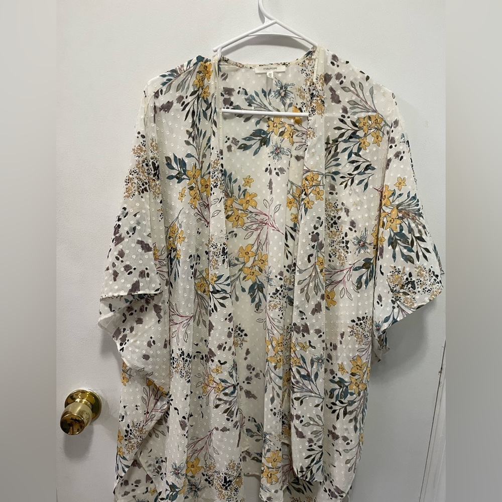 Maurice’s one size off white floral cardigan